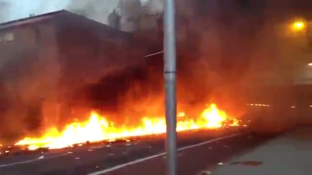 Watch BREAKING NEWS - Helicopter crash at LONDON - Wandsworth Road, Vauxhall. Video