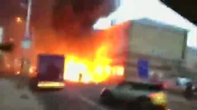 Watch Helicopter Crash in Central London, 2 Dead Video