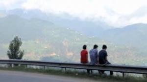 Watch Baal Yaaroo (Hindi Version) - Brand New Video Song - Gul Gulshan Gulfam Video