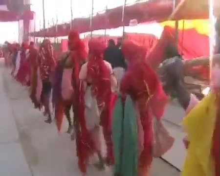 Watch Bhikshu Saints Fill The Air With Chants of Alakh Niranjan - Maha Kumbh Mela 2013 Video