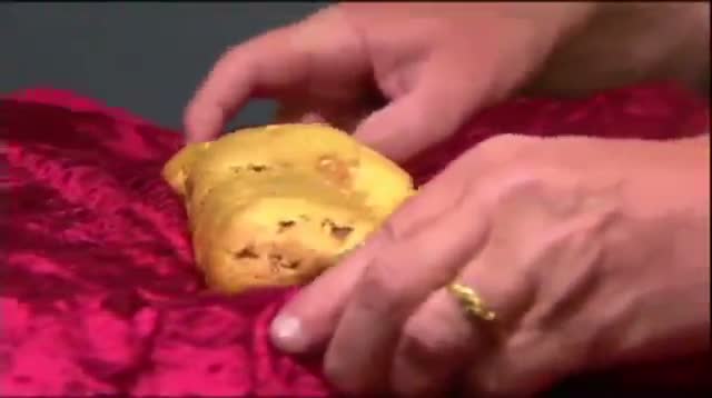 Watch 11-pound Gold Nugget Found in Australia Video