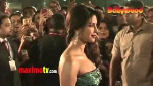 Watch Priyanka Chopra 58th IDEA FILMFARE Awards 2013 ARRIVALS in Mumbai Video