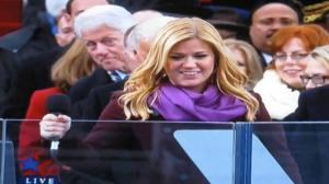 Watch Bill Clinton photobomb: Kelly Clarkson pic goes viral Video