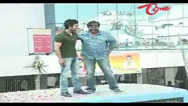 Watch Ramcharan's Dance Performance at Nayak Rajamundry Success Tour Video - Telugu Cinema Movies Video