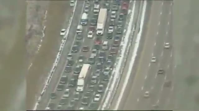 Watch Ohio Vehicle Pile-ups Leave One Person Dead Video
