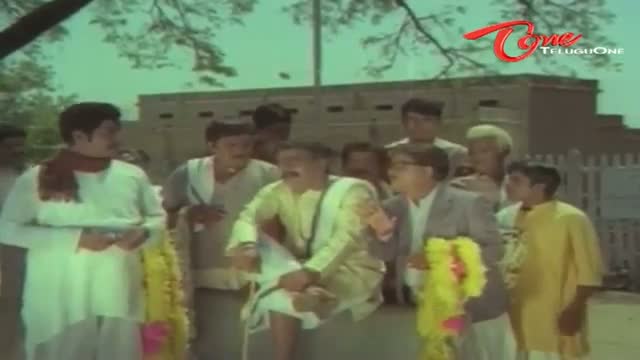 Watch Telugu Comedy Scene From Datta Putrudu Movie - ANR Funny Scene With Padmanabham In Railway Station - Telugu Cinema Movies Video