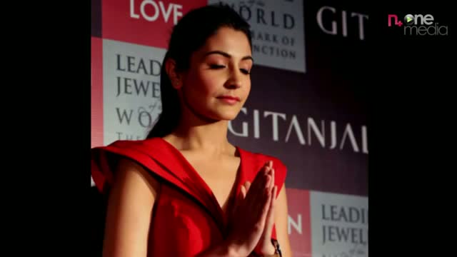 Watch Anushka Sharma Launches 'Gitanjali Jewels-Season Of Love' Collection Video