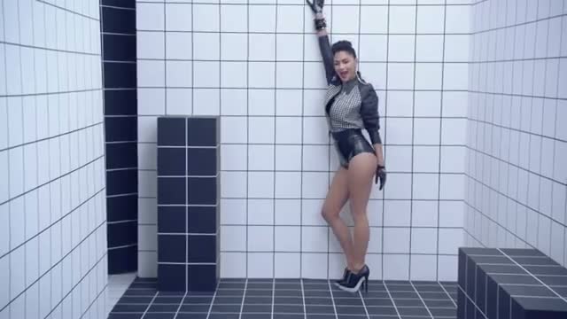 Watch Nicole Scherzinger - Boomerang Video