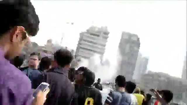 Watch Exclusive video Audi R8 up in Flames in Mumbai at the Parx Supercar Rally 2013 Video
