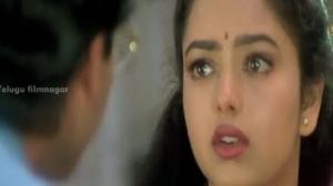 Watch Pelli Chesukundam Scenes - Soundarya witnessing a murder - Telugu Cinema Movies Video