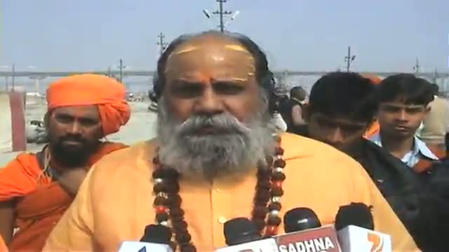 Watch Juna Akadha performs Deeksha rites at Ganges in Khumbh Video