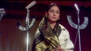 Watch Piya Bina - Classic Romantic Video Song - Amitabh Bachchan & Jaya Bhaduri - Abhimaan (1973) Video