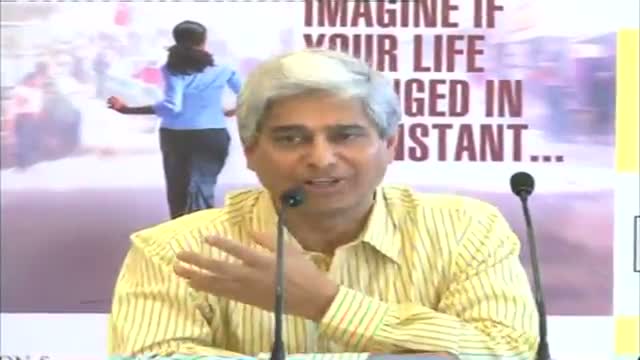 Watch Click! Irfan Khan launch book Accidental Apprentice! Video