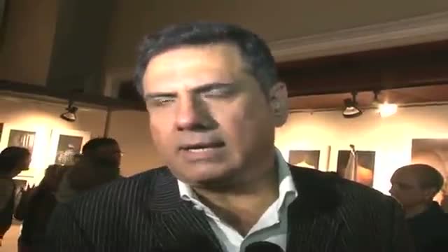Watch Boman Irani, the phographer at photo exhibition Video
