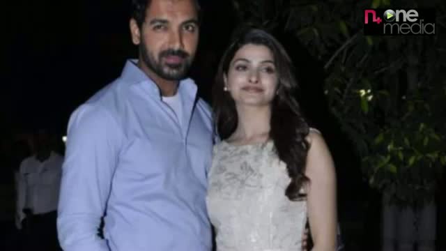 Watch John Abraham & Prachi Desai at Times Foodies Awards Video