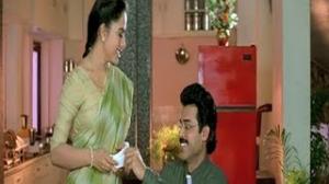 Watch Pelli Chesukundam Scenes - Soundarya nervous to talk to Venkatesh - Telugu Cinema Movies Video