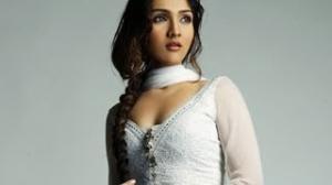 Watch Govinda Daughter Narmada Ahuja to make Bollywood Debut Video