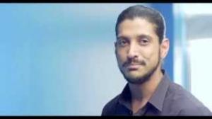 Watch Dulux Velvet Touch Pearl Glo with Farhan Akhtar Video