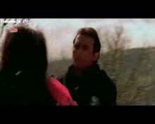Watch Aa Kahi Door Chale Video