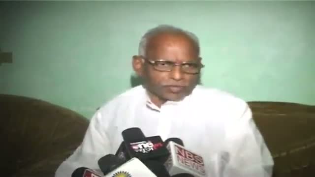 Watch HC issues contempt notice to Maharashtra CM Video