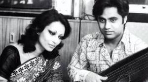 Watch Zindagi Kya Hai (Full Song) - Album Koi Baat Chale - Jagjit Singh Video