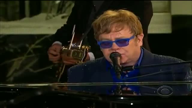 Watch Grammys 2013: Elton John performs with Mumford and Sons at the Grammys Video