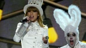 Watch Taylor Swift Calls Out Harry Styles in Grammy Performance 2013 Video