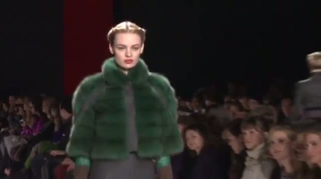 Watch Herrera Designs to the Music at NY Fashion Week Video
