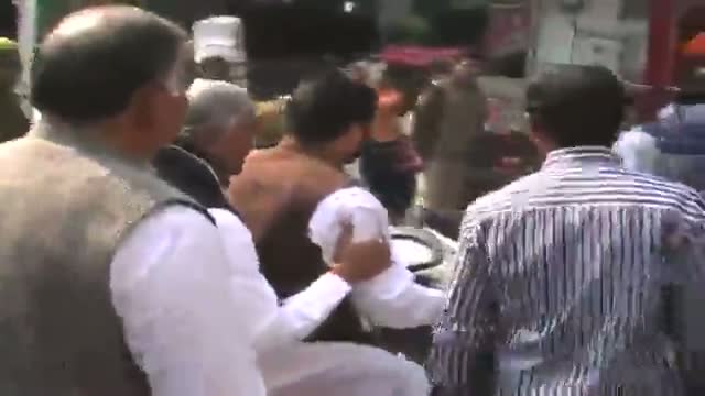 Watch UPA Ministers on scooter Video