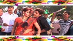 Watch Kahan Siyavlu Cholia - Bhojpuri Holi Hot Dhamaka - Ready Ba Pichkari Video