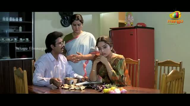 Watch Pavitra Bandham Scenes - Subhalekha Sudhakar convincing Soundarya to meet Venkatesh - Venkatesh, Soundarya - Telugu Cinema Movies Video