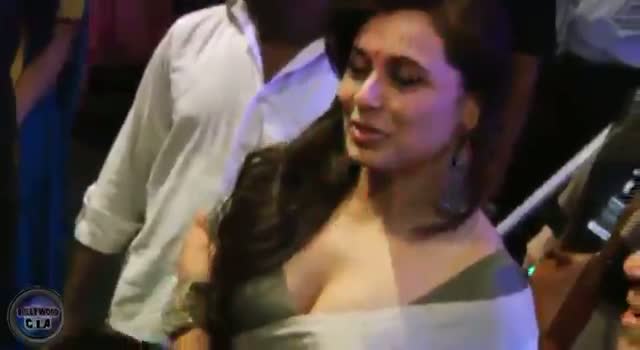 Watch Rani Mukherjee's SAREE SLIP Video