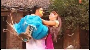 Watch Poora Daala Rang Chahe Paani - Bhojpuri New Holi Hot Video Song - Ready Ba Pichkari Video