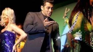 Watch Salman Khan Performance at Star Guild Awards 2013 Video