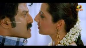 Watch Srimannarayana Movie Scenes - Vijayakumar being awarded the Padma Shri  - Balakrishna, Chakri - Telugu Cinema Movies Video
