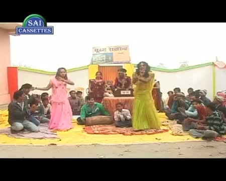 Watch Bhauji De Da Aapan Genda - Devar Bhauji Holi Special - Hot $exy Video New Bhojpuri Song 2013 Video