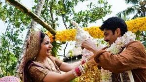 Watch Hindi Tv Actress Shonali Nagrani wedding Bash In Kerala Video
