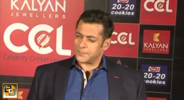 Watch Salman Khan FIGHTS with Ranbir Kapoor Video