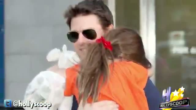 Watch Breaking News - Tom Cruise Has Suri Flown In Private Jet To See Him Video