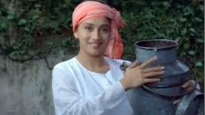 Watch Yeh Doodh Kabse Bechne Lagi - Akshay Khanna, Madhuri Dixit - Comedy Scene - Mohabbat Video