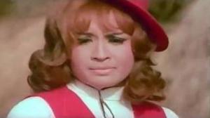 Watch Helen gets home injured Rajesh Khanna - Mere Jeevan Saathi Scene (1972) Video