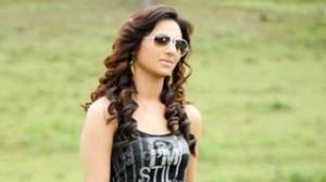 Watch Mr. Pellikoduku Telugu Movie Songs - Nuvvu Natho Nadiche Song - Isha Chawla & Sunil -Telugu Cinema Movies Video