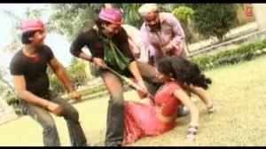 Watch Champa Darling Holi Mein (Bhojpuri Gulaal Naughty Holi Video Song) Divakar Dwivedi Video