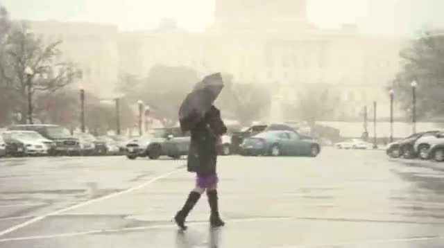 Watch Thick, Fluffy Snow Rains Down on Washington Video