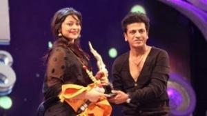 Watch Celebrities At Udaya Film Awards 2013 Event Stills Video