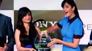 Watch Katrina Kaif launches Sony Xperia Z phone and tablet for India Video