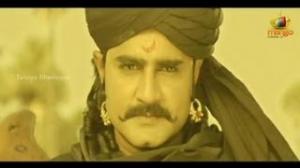 Watch Devaraya Movie Scenes - Srikanth saving Meenakshi Dixit from bandits - Shadow Srikanth, Vidisha - Telugu Cinema Movies Video