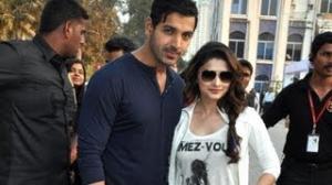 Watch Bollywood Celbes At Lavasa Women's Drive 2013 flag off Stills Video