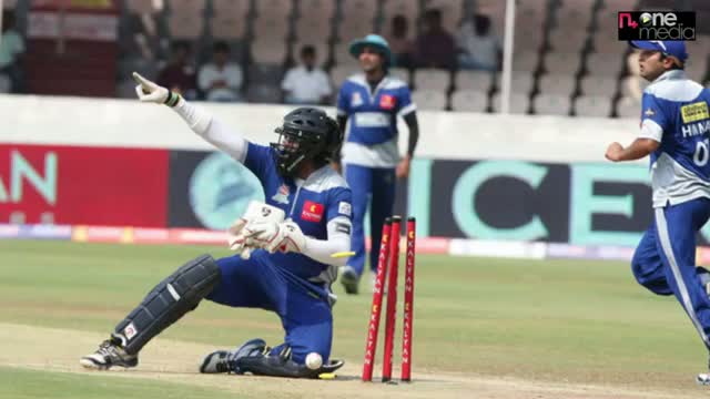 Watch CCL 3 Semi Final - Kerala Strikers Vs Karnataka Bulldozers Match Highlights Video