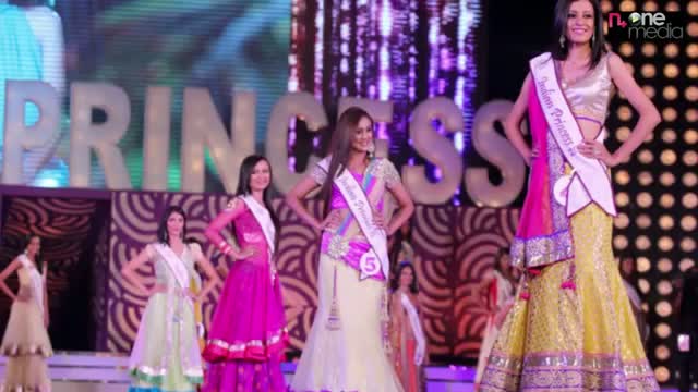 Watch Karishma Kapoor at Indian Princess Finale Stills Video